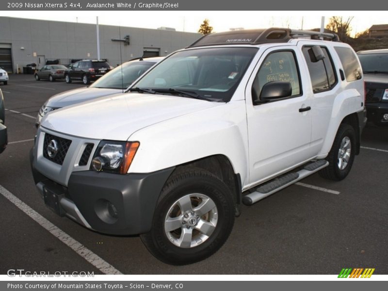 Avalanche White / Graphite/Steel 2009 Nissan Xterra S 4x4