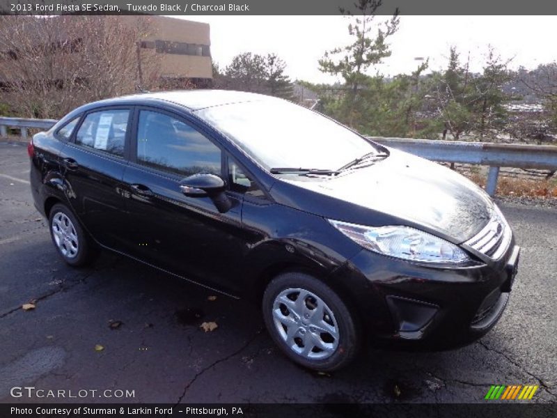 Tuxedo Black / Charcoal Black 2013 Ford Fiesta SE Sedan