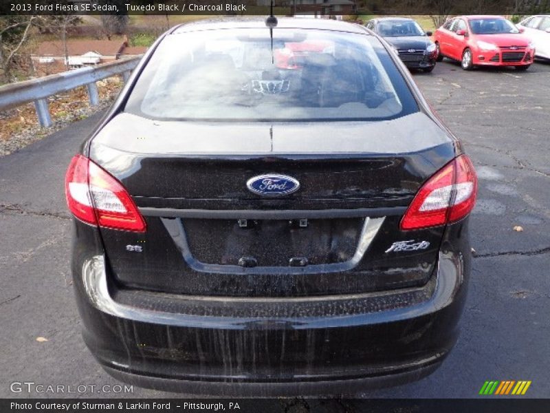 Tuxedo Black / Charcoal Black 2013 Ford Fiesta SE Sedan