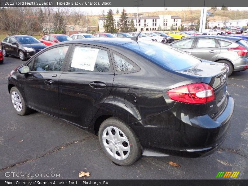 Tuxedo Black / Charcoal Black 2013 Ford Fiesta SE Sedan