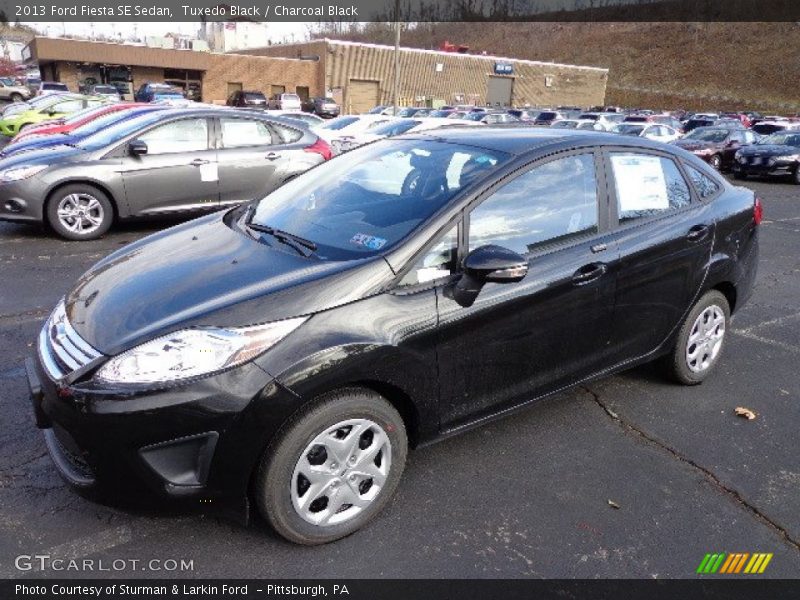 Tuxedo Black / Charcoal Black 2013 Ford Fiesta SE Sedan