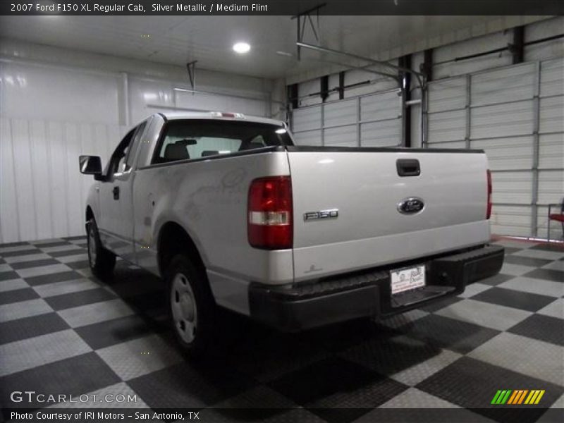 Silver Metallic / Medium Flint 2007 Ford F150 XL Regular Cab