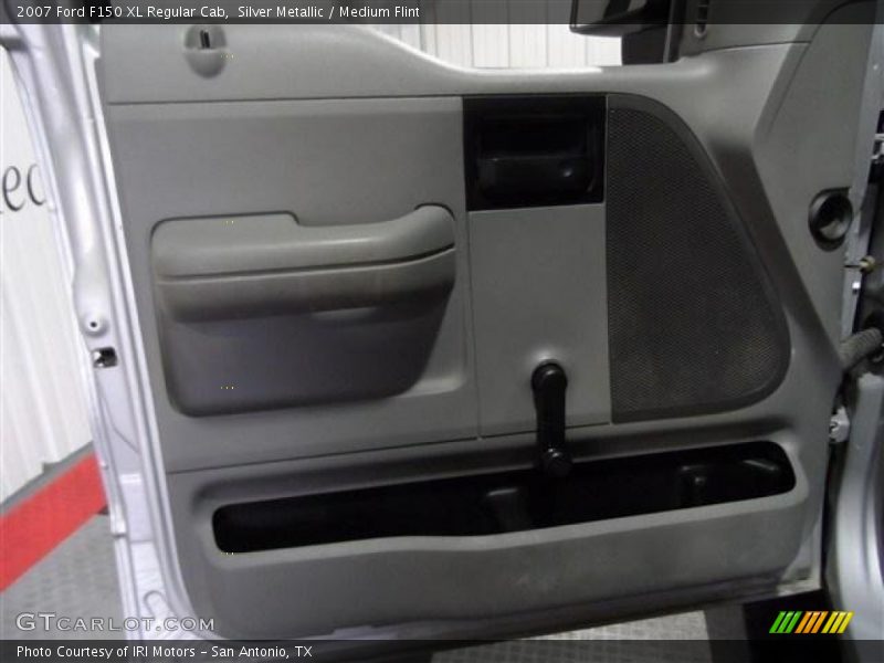 Silver Metallic / Medium Flint 2007 Ford F150 XL Regular Cab