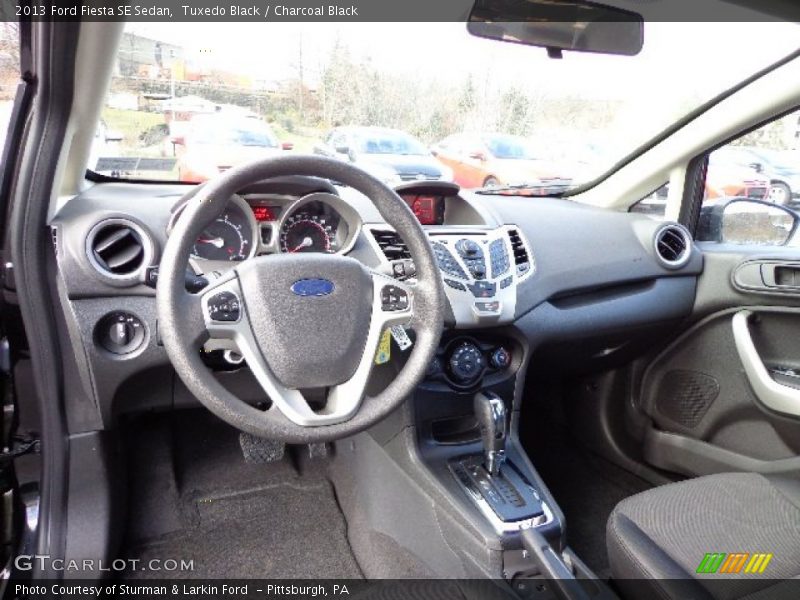 Tuxedo Black / Charcoal Black 2013 Ford Fiesta SE Sedan