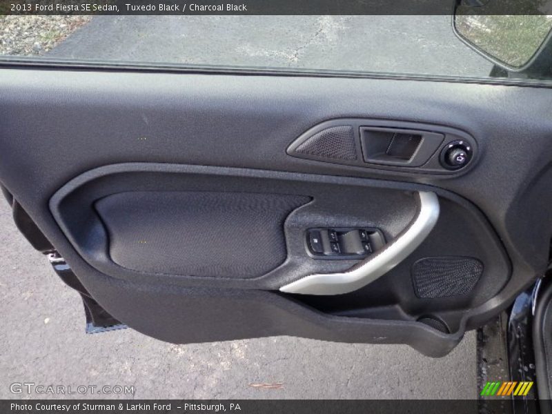 Tuxedo Black / Charcoal Black 2013 Ford Fiesta SE Sedan