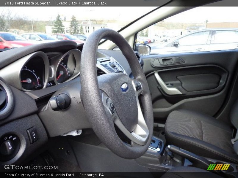 Tuxedo Black / Charcoal Black 2013 Ford Fiesta SE Sedan