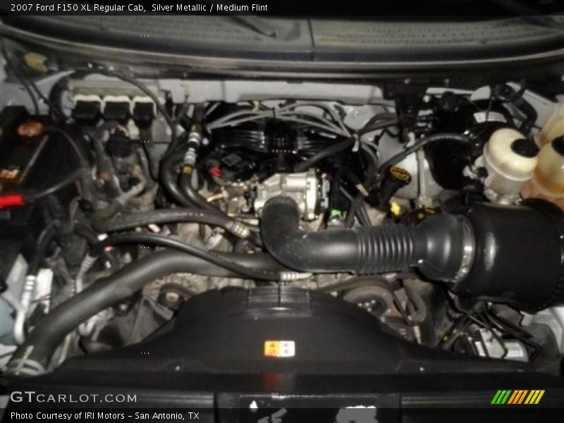 Silver Metallic / Medium Flint 2007 Ford F150 XL Regular Cab