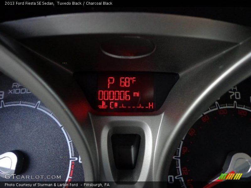 Tuxedo Black / Charcoal Black 2013 Ford Fiesta SE Sedan
