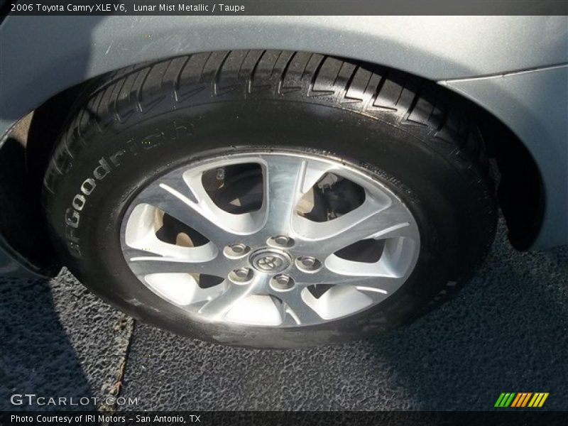 Lunar Mist Metallic / Taupe 2006 Toyota Camry XLE V6