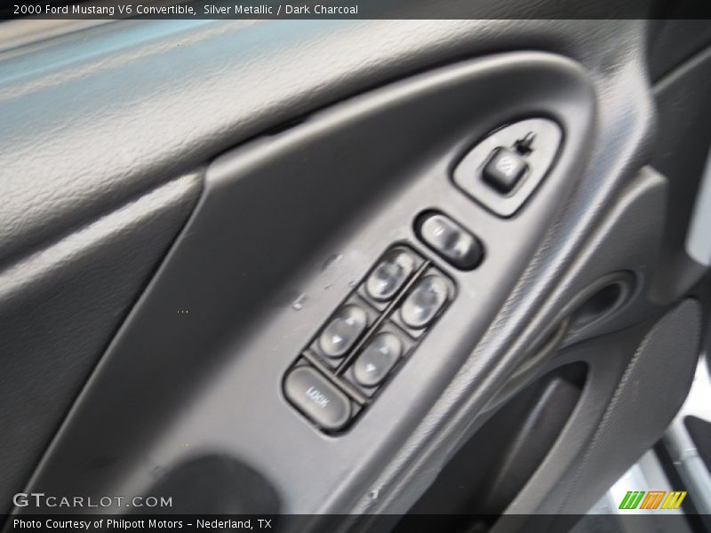 Silver Metallic / Dark Charcoal 2000 Ford Mustang V6 Convertible
