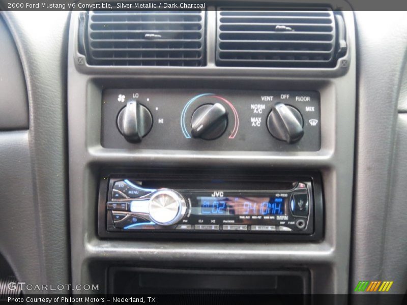 Silver Metallic / Dark Charcoal 2000 Ford Mustang V6 Convertible