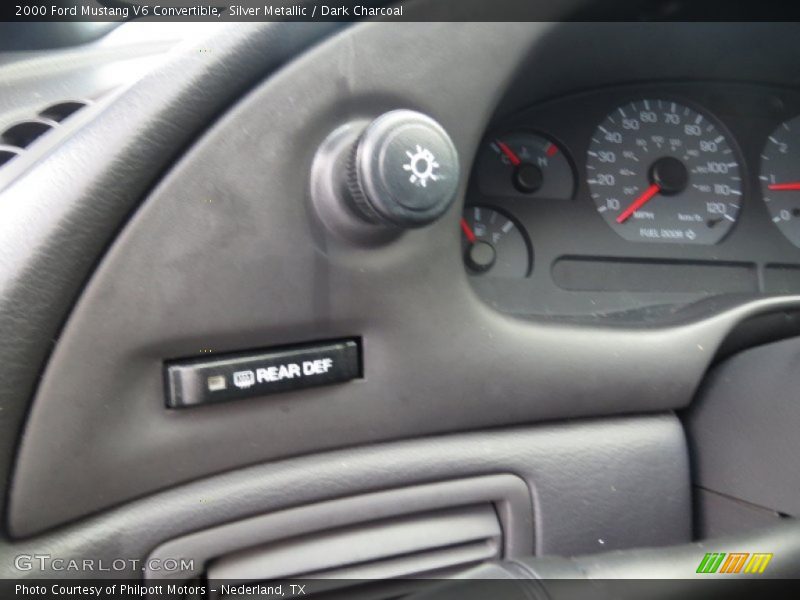 Silver Metallic / Dark Charcoal 2000 Ford Mustang V6 Convertible