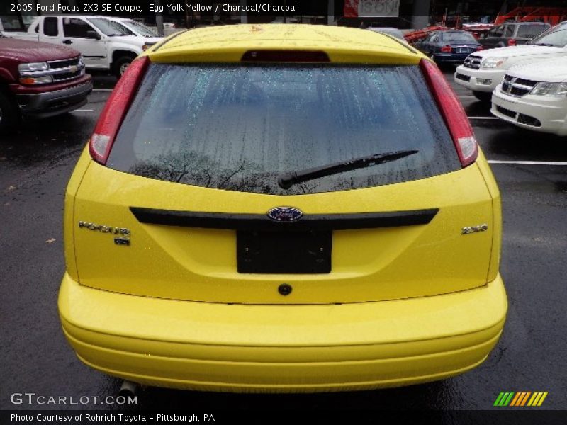 Egg Yolk Yellow / Charcoal/Charcoal 2005 Ford Focus ZX3 SE Coupe