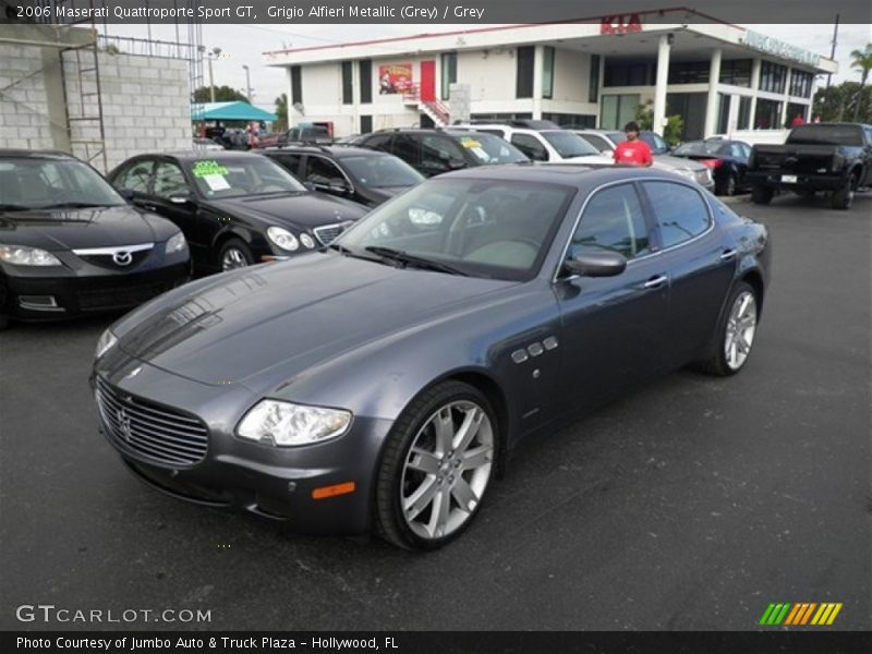 Front 3/4 View of 2006 Quattroporte Sport GT