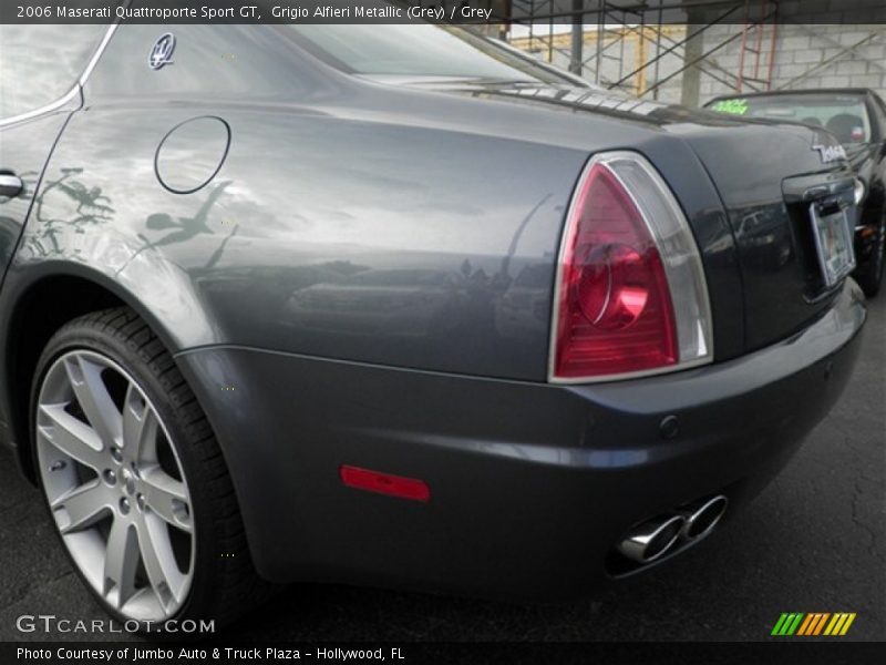 Grigio Alfieri Metallic (Grey) / Grey 2006 Maserati Quattroporte Sport GT
