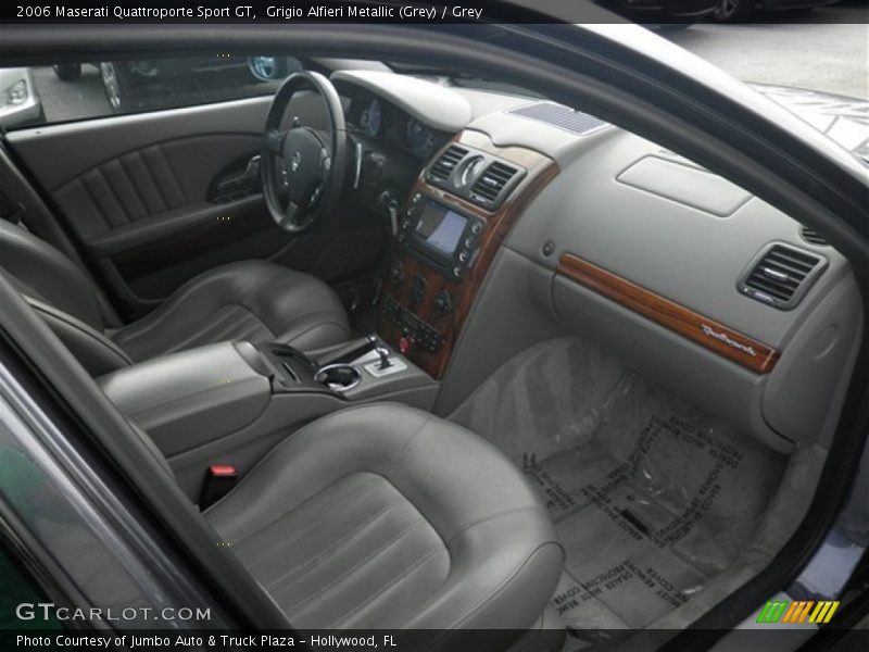 Grigio Alfieri Metallic (Grey) / Grey 2006 Maserati Quattroporte Sport GT