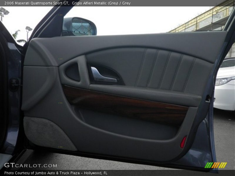 Grigio Alfieri Metallic (Grey) / Grey 2006 Maserati Quattroporte Sport GT