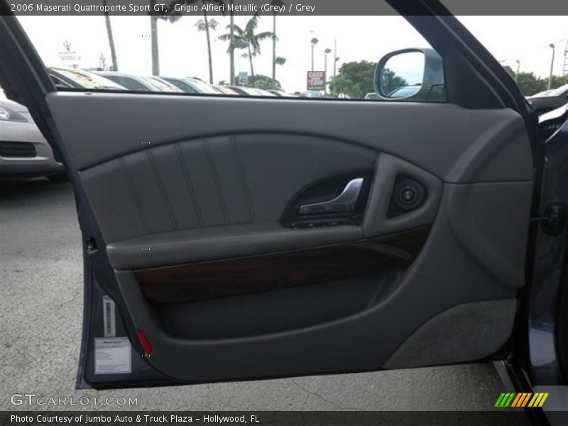 Grigio Alfieri Metallic (Grey) / Grey 2006 Maserati Quattroporte Sport GT