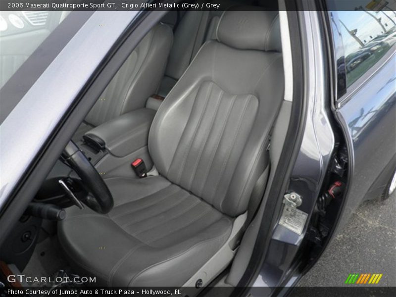Front Seat of 2006 Quattroporte Sport GT
