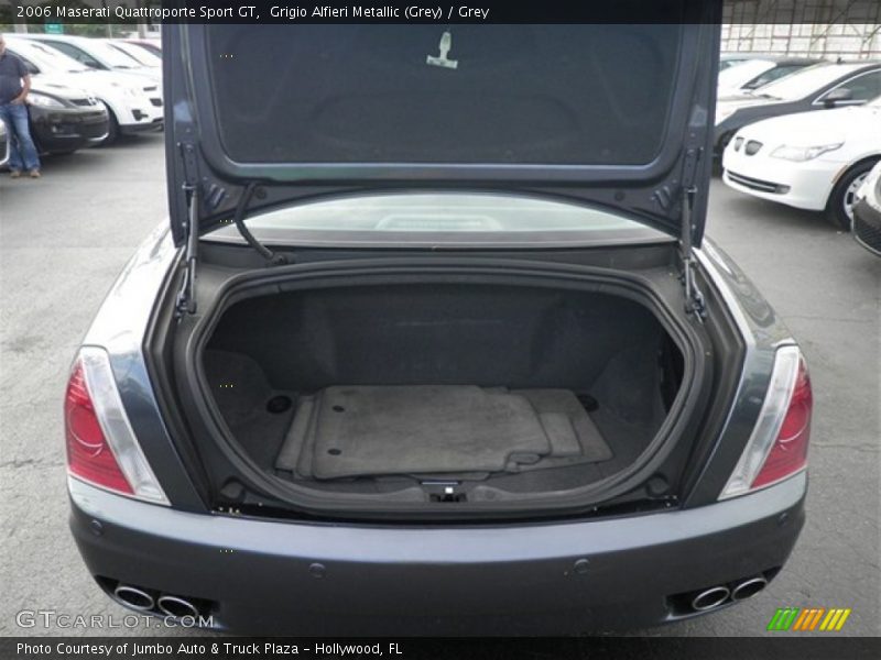  2006 Quattroporte Sport GT Trunk
