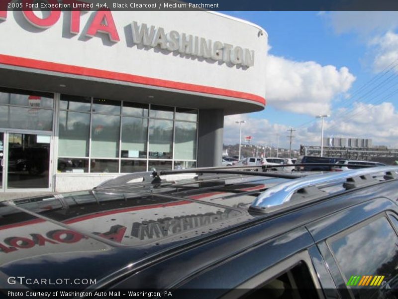 Black Clearcoat / Medium Parchment 2005 Ford Expedition Limited 4x4