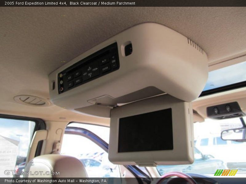 Black Clearcoat / Medium Parchment 2005 Ford Expedition Limited 4x4