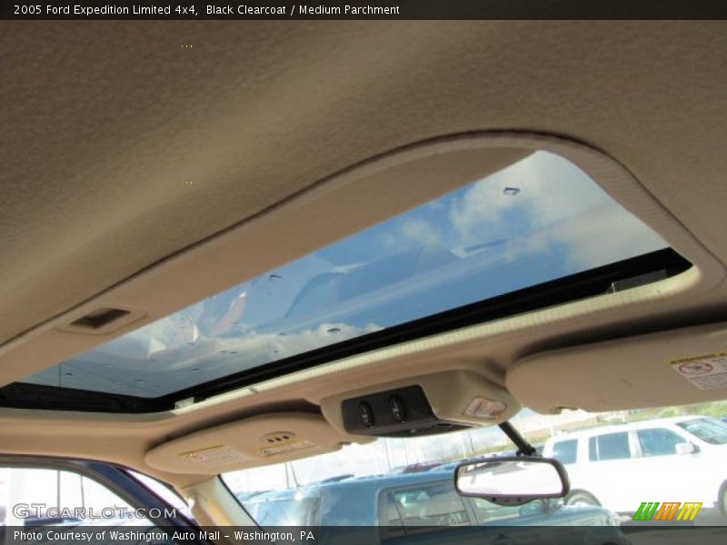 Black Clearcoat / Medium Parchment 2005 Ford Expedition Limited 4x4