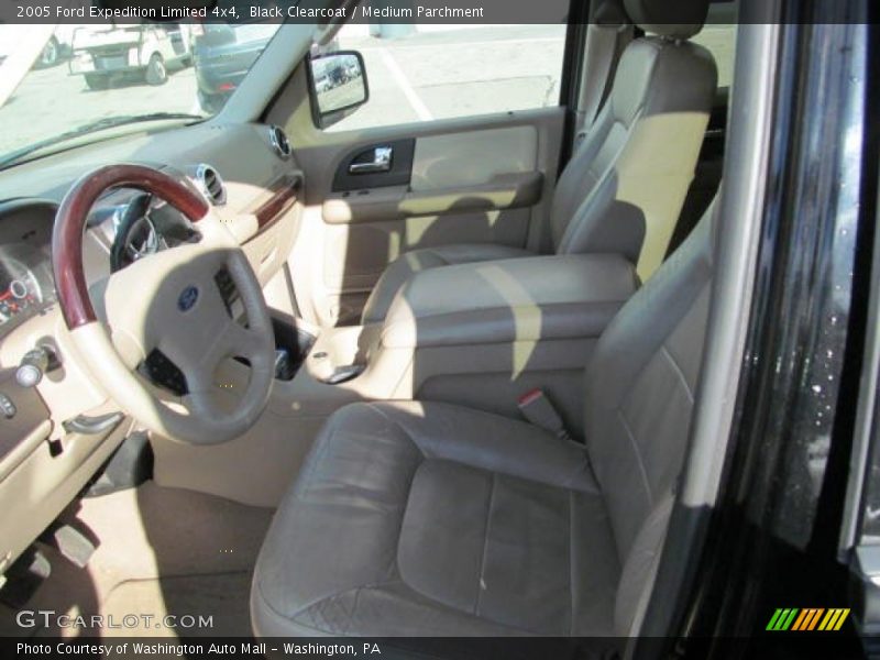 Front Seat of 2005 Expedition Limited 4x4