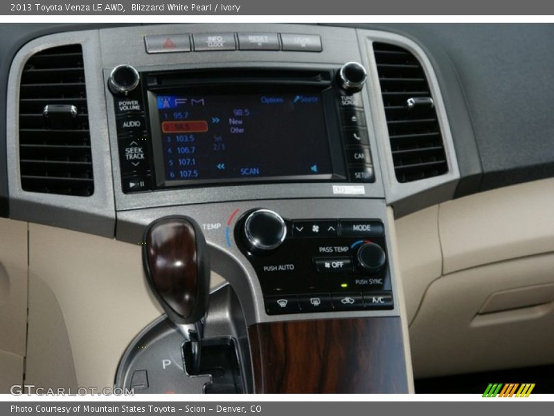 Blizzard White Pearl / Ivory 2013 Toyota Venza LE AWD