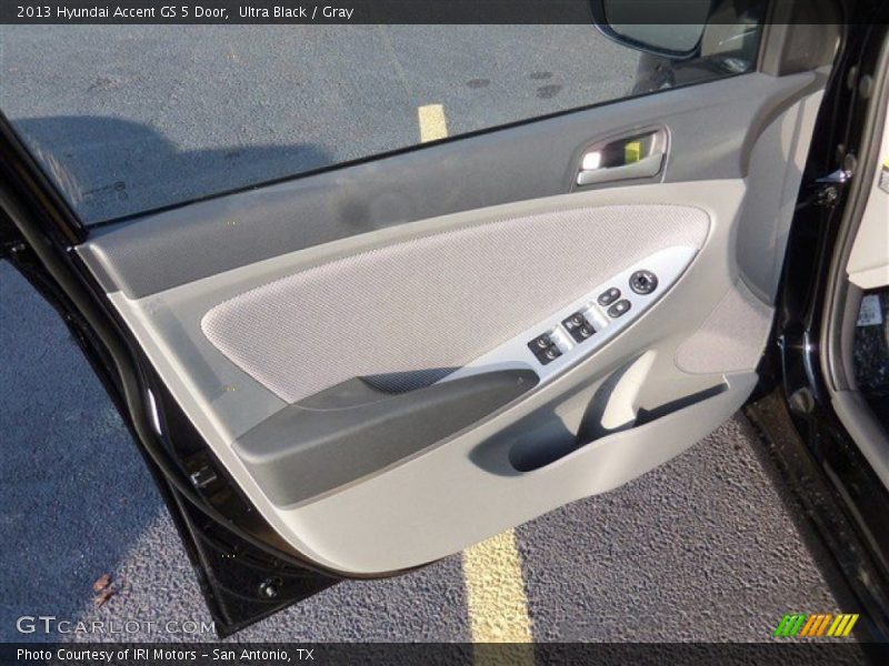 Ultra Black / Gray 2013 Hyundai Accent GS 5 Door