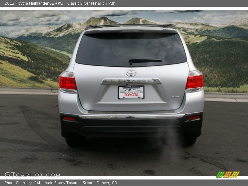Classic Silver Metallic / Ash 2013 Toyota Highlander SE 4WD
