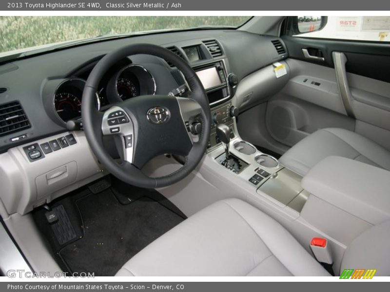 Classic Silver Metallic / Ash 2013 Toyota Highlander SE 4WD