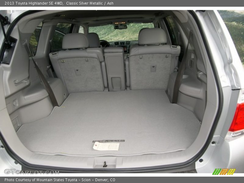 Classic Silver Metallic / Ash 2013 Toyota Highlander SE 4WD