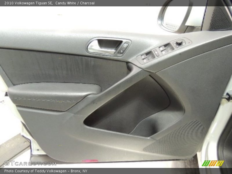 Candy White / Charcoal 2010 Volkswagen Tiguan SE