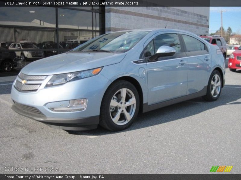 Front 3/4 View of 2013 Volt 