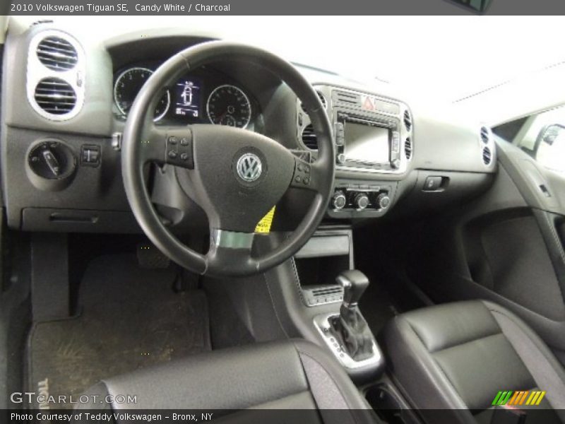 Candy White / Charcoal 2010 Volkswagen Tiguan SE