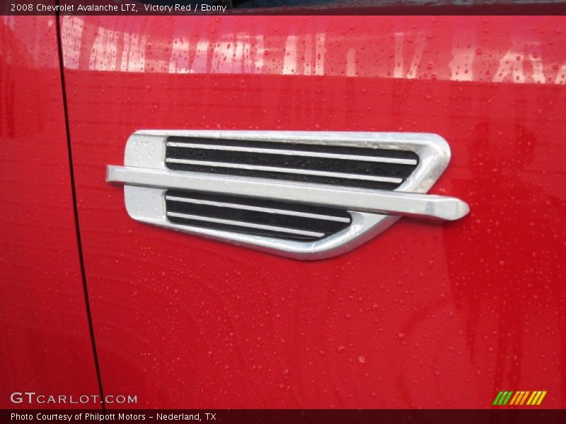 Victory Red / Ebony 2008 Chevrolet Avalanche LTZ