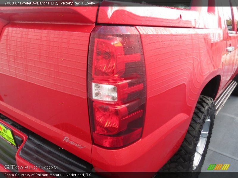 Victory Red / Ebony 2008 Chevrolet Avalanche LTZ