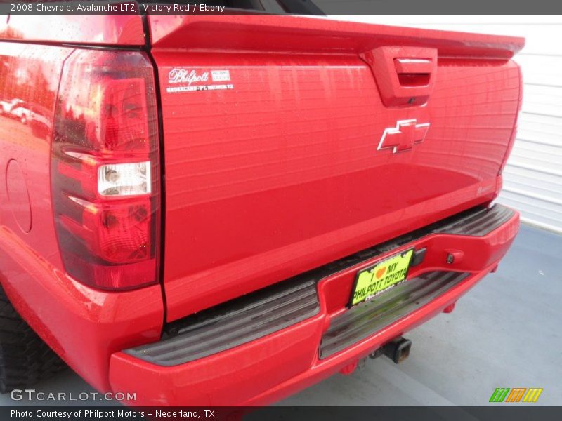 Victory Red / Ebony 2008 Chevrolet Avalanche LTZ