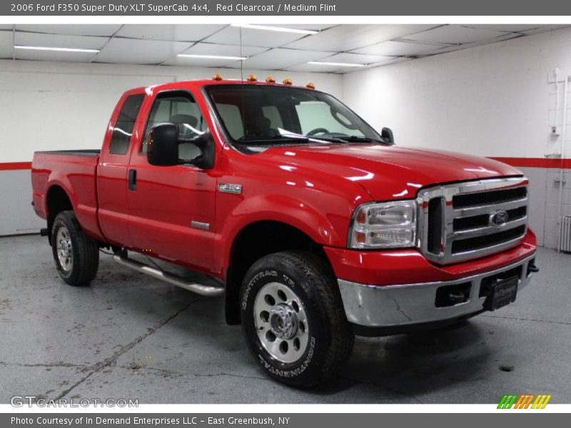 Front 3/4 View of 2006 F350 Super Duty XLT SuperCab 4x4