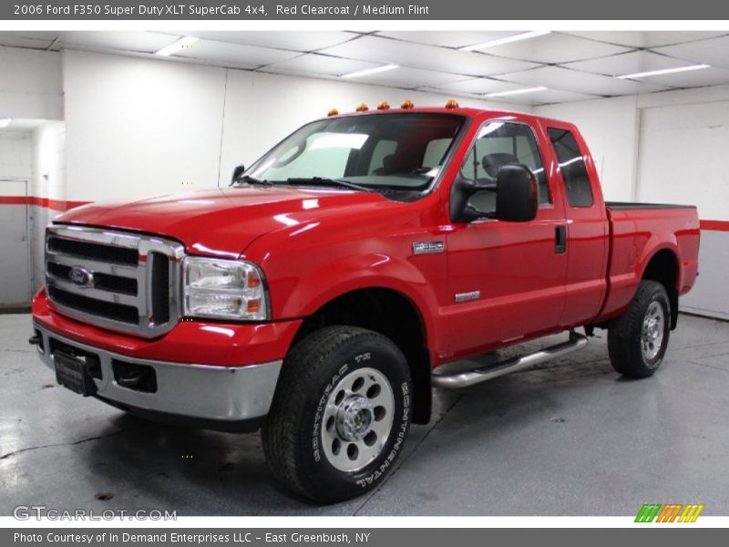 Front 3/4 View of 2006 F350 Super Duty XLT SuperCab 4x4