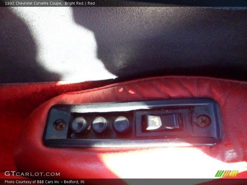 Bright Red / Red 1992 Chevrolet Corvette Coupe