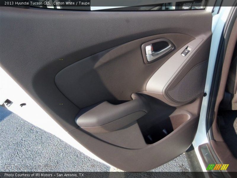 Cotton White / Taupe 2013 Hyundai Tucson GLS