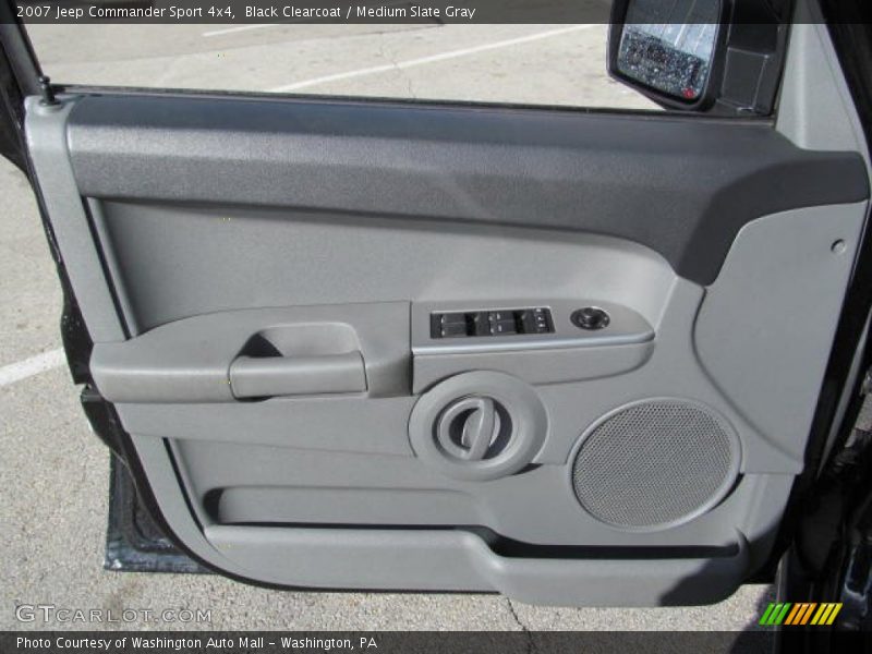 Black Clearcoat / Medium Slate Gray 2007 Jeep Commander Sport 4x4