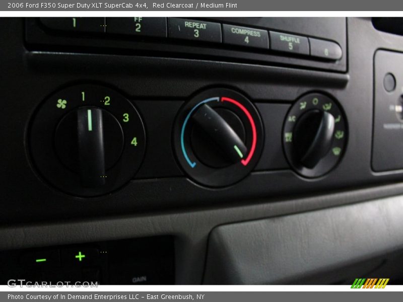 Controls of 2006 F350 Super Duty XLT SuperCab 4x4