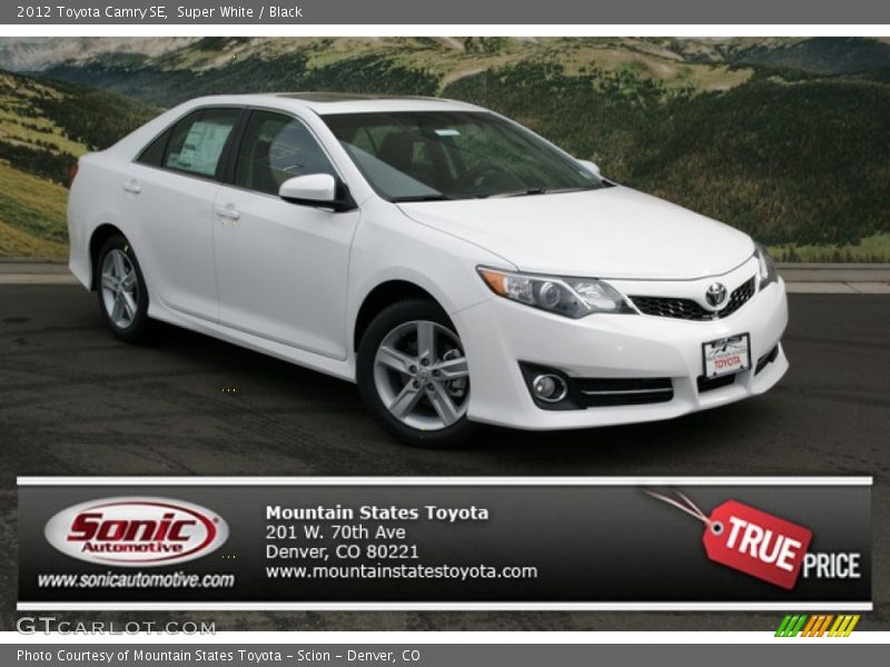 Super White / Black 2012 Toyota Camry SE