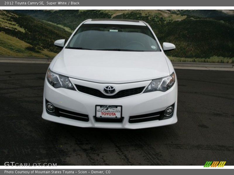 Super White / Black 2012 Toyota Camry SE