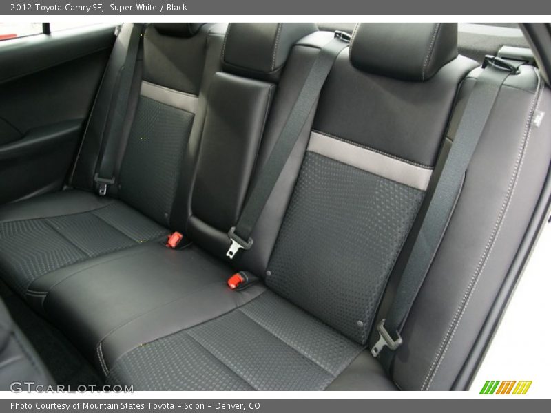 Super White / Black 2012 Toyota Camry SE