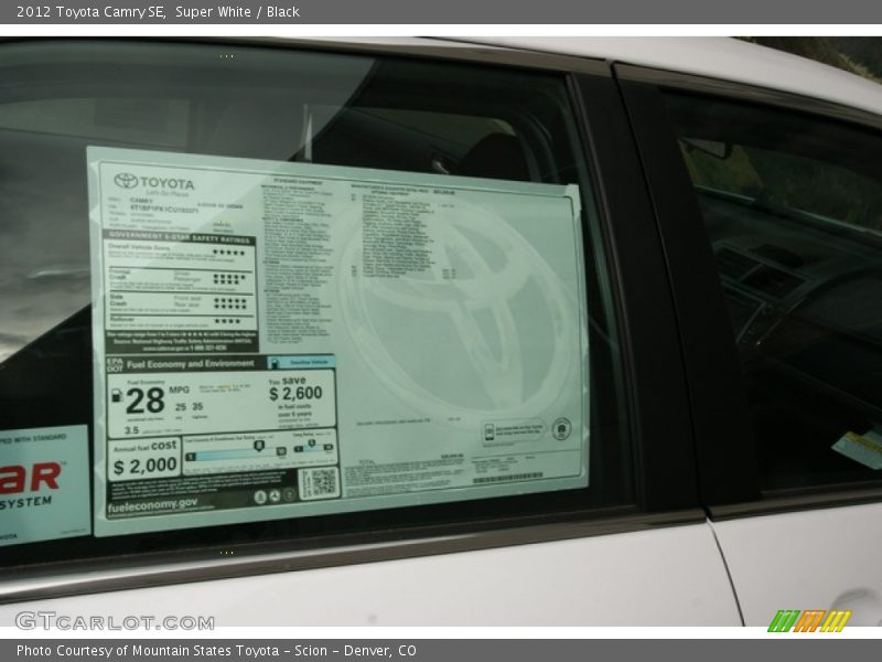 Super White / Black 2012 Toyota Camry SE