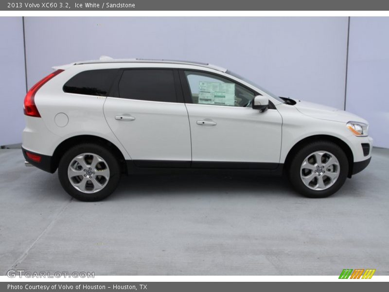 Ice White / Sandstone 2013 Volvo XC60 3.2